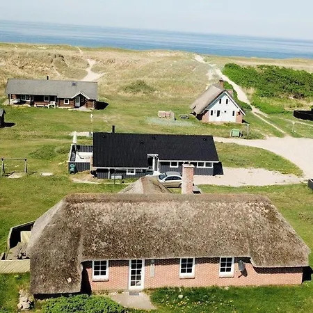Charming Thatched Stone House By The Sea - Sj241 * Harboør